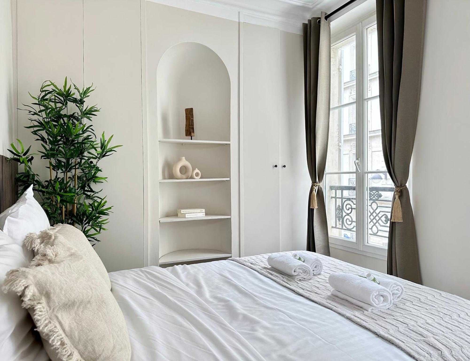 Charming With Eiffel Tower View Appartement *