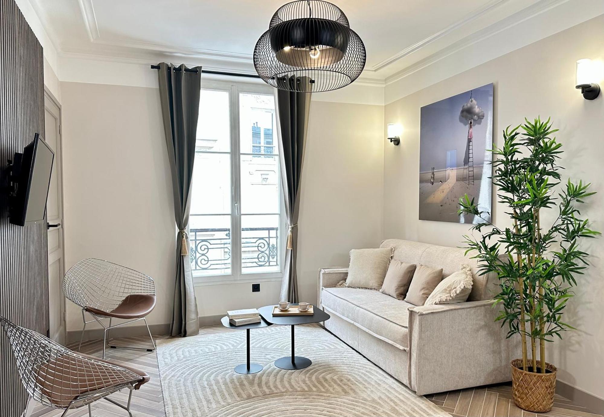 Appartement Charming With Eiffel Tower View *